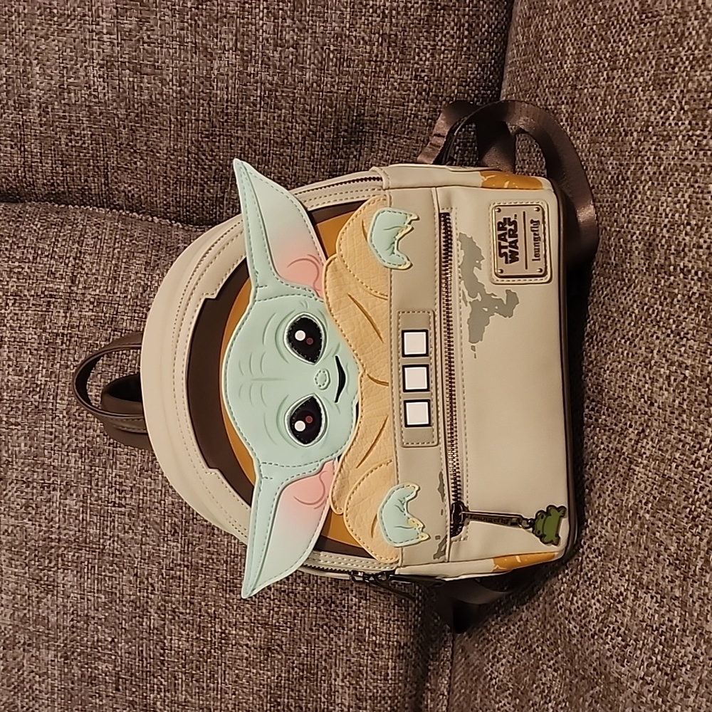 Baby Yoda official loungfly